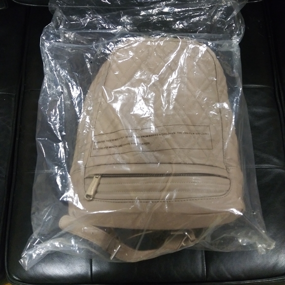 Steve Madden | NEW Quilted Backpack Tan - Picture 8 of 8